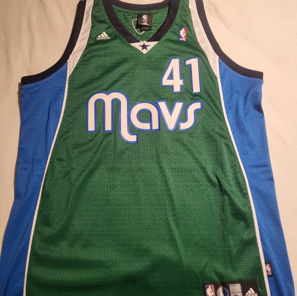 GAME WORN Dirk Nowitzki Dallas Mavericks Jersey,  Fully Embroided
